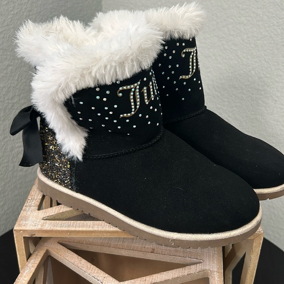 Juicy couture fur boots YOUTH size 5 - Picture 1 of 5